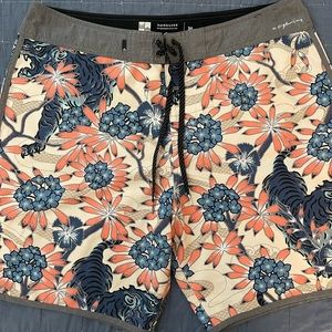 Quiksilver High Line boardshorts. 36